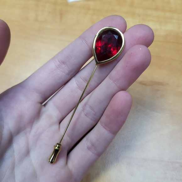 Jewelry - Elegant Gold and Red Teardrop Brooch Pin